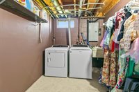 9806 O Circle, Omaha, NE 68127
