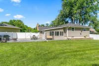 9806 O Circle, Omaha, NE 68127