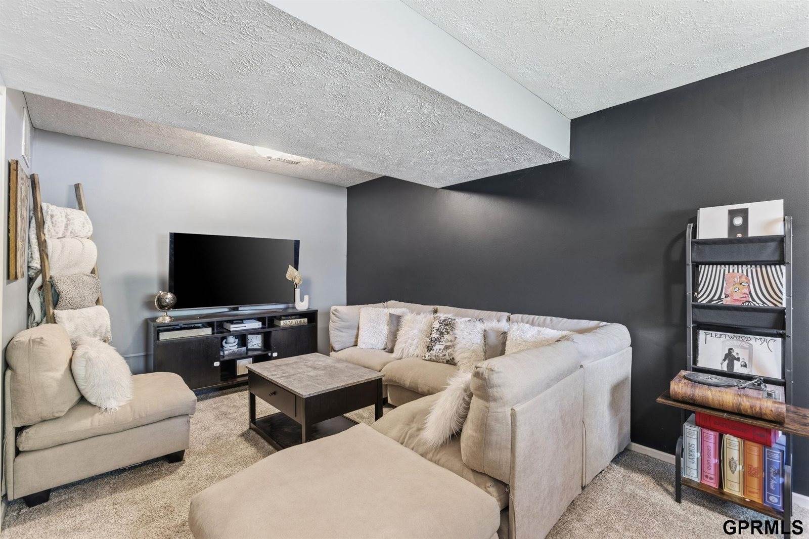 17625 Josephine Street, Omaha, NE 68136