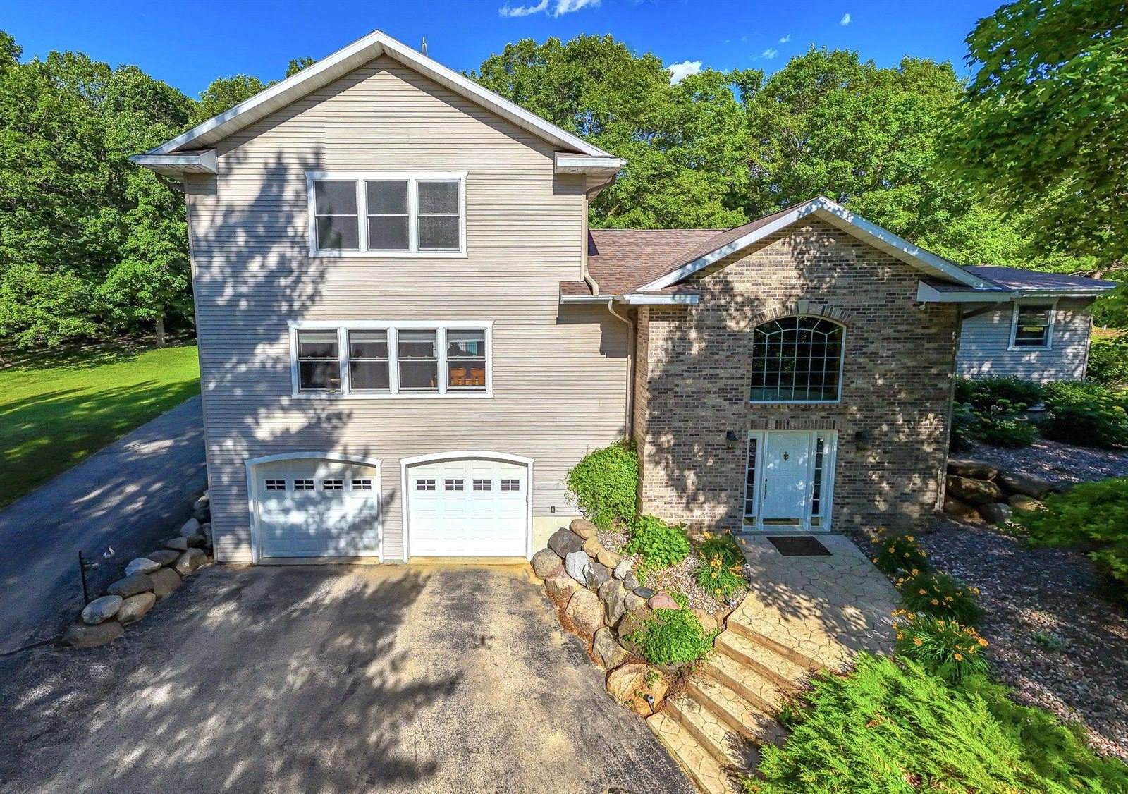 N2310 Wenham, Hebron, WI 53538
