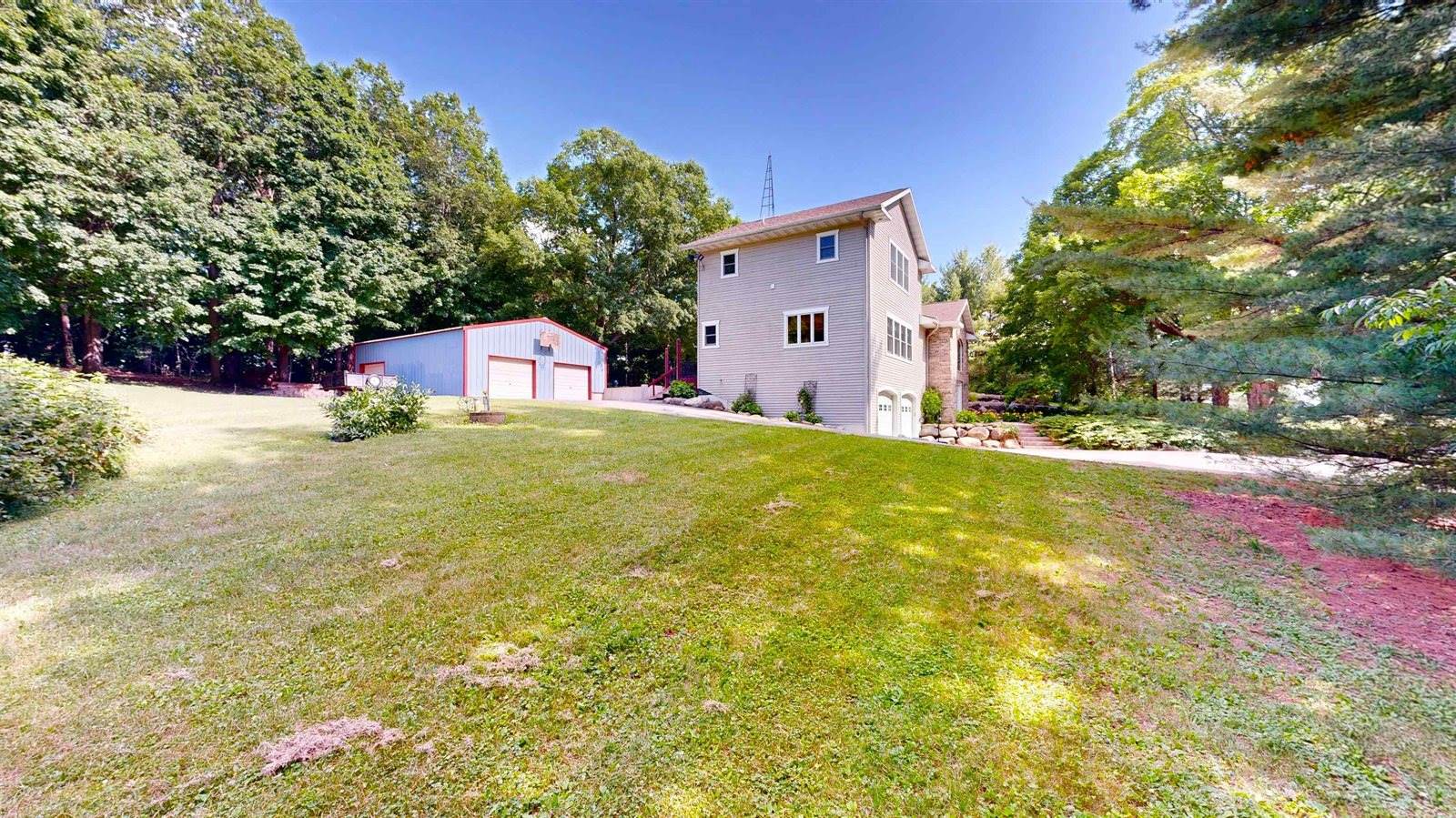 N2310 Wenham, Hebron, WI 53538