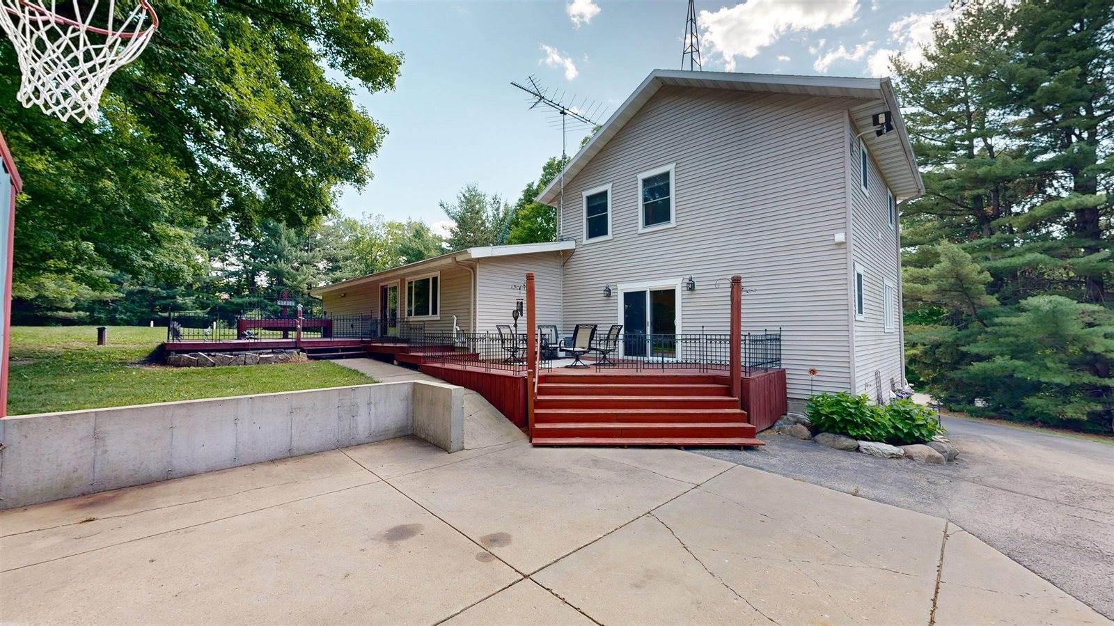 N2310 Wenham, Hebron, WI 53538