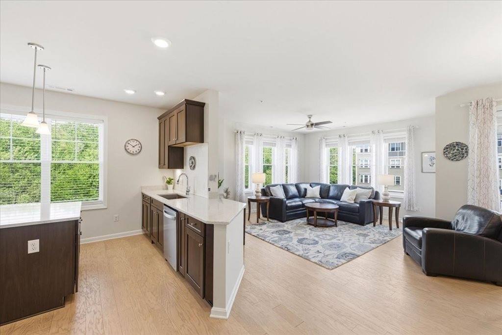 2301 Pennington Dr, Walpole, MA 02081