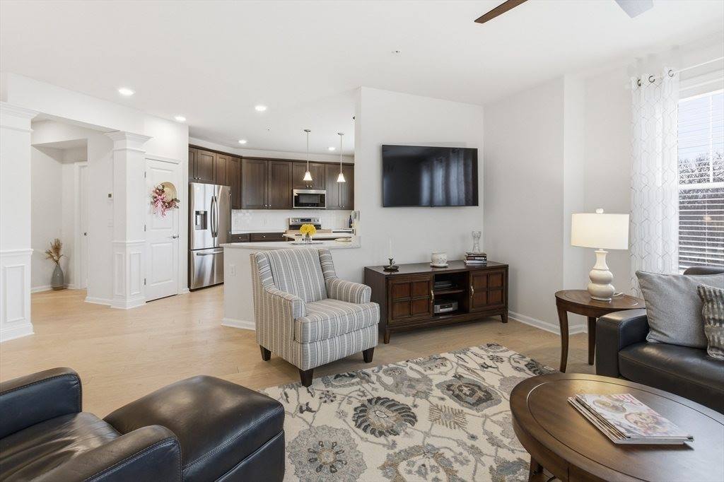 2301 Pennington Dr, Walpole, MA 02081