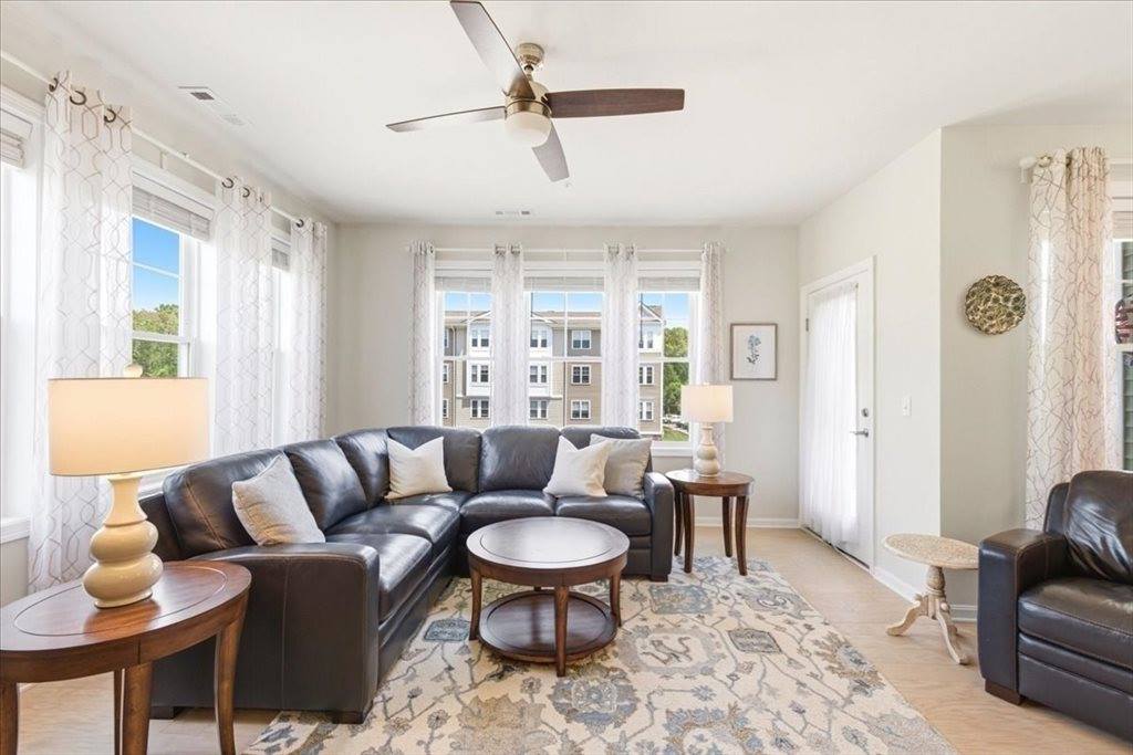 2301 Pennington Dr, Walpole, MA 02081