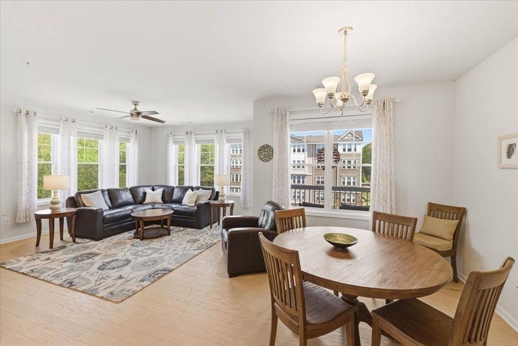 2301 Pennington Dr, Walpole, MA 02081