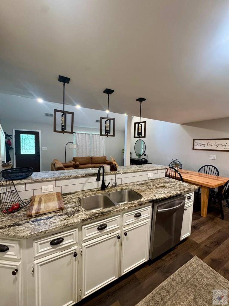 178 Pine Needle Glen, Holly Lake Ranch, TX 75675