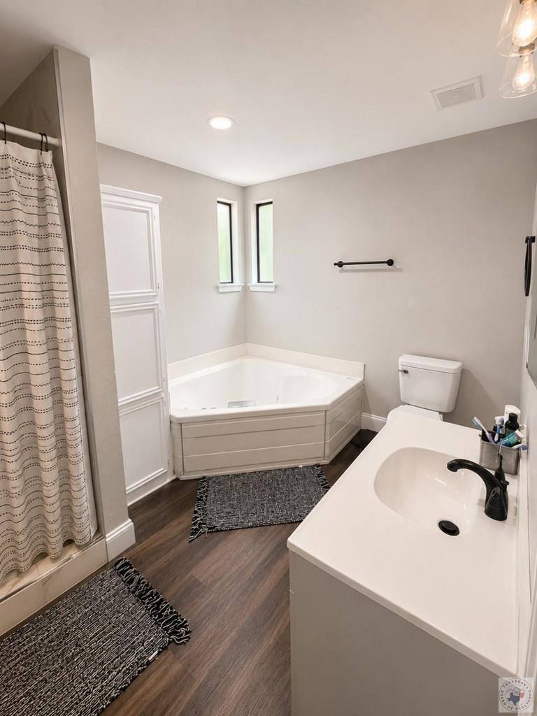 178 Pine Needle Glen, Holly Lake Ranch, TX 75675
