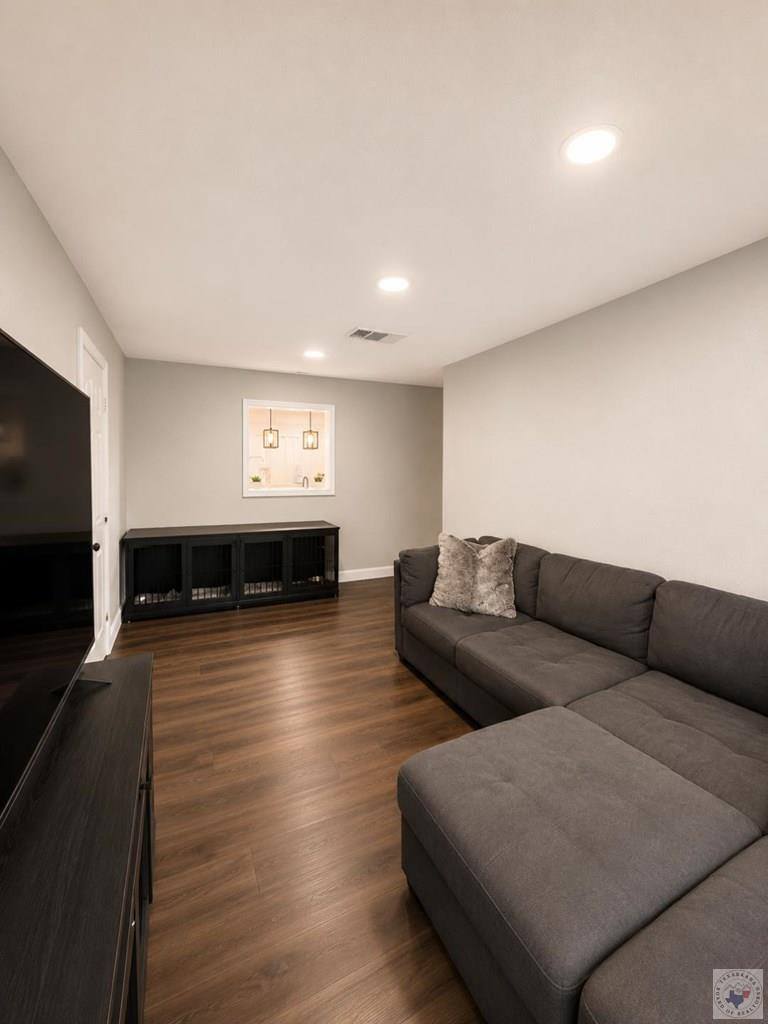 178 Pine Needle Glen, Holly Lake Ranch, TX 75675