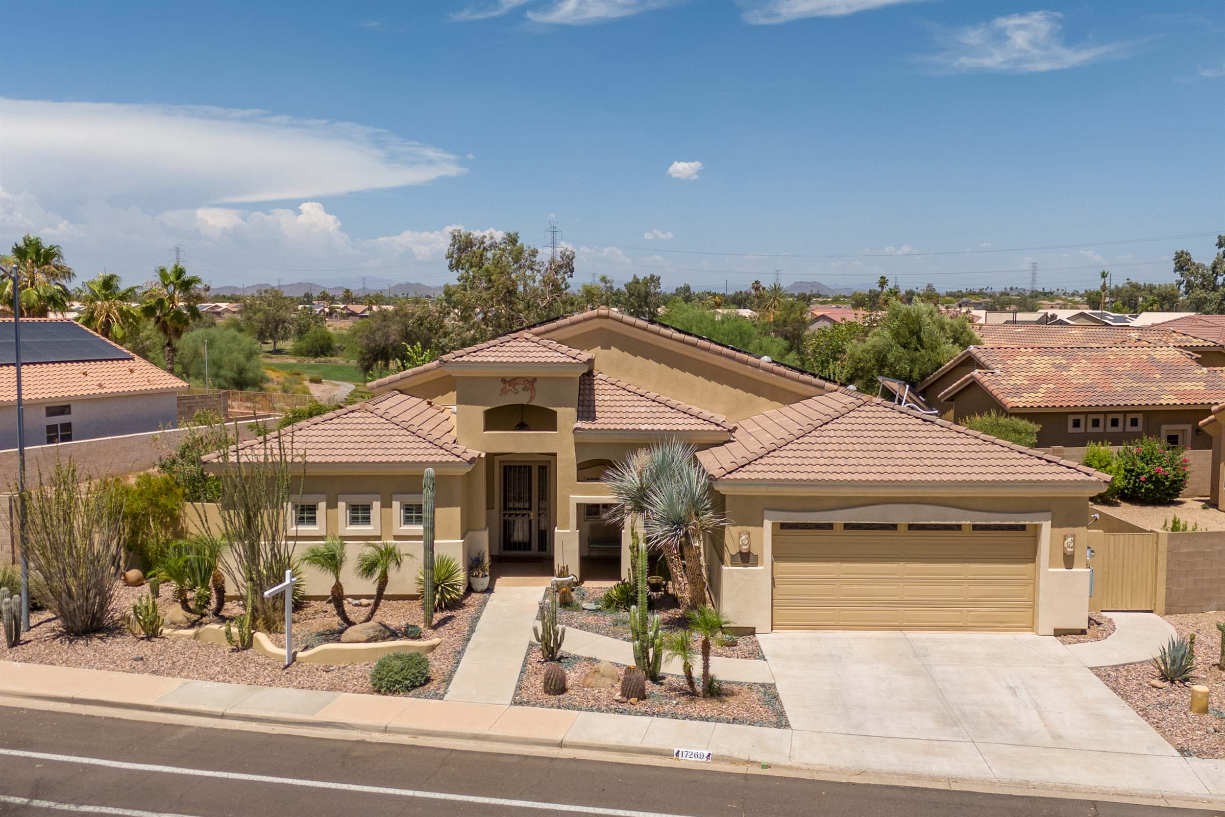 17269 N Coyote Lakes Parkway, Surprise, AZ 85378