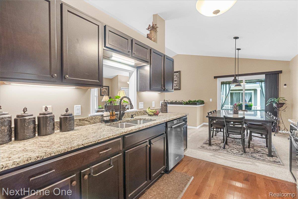 432 Maple Cove Circle, SalineCity_Washtenaw, MI 48176