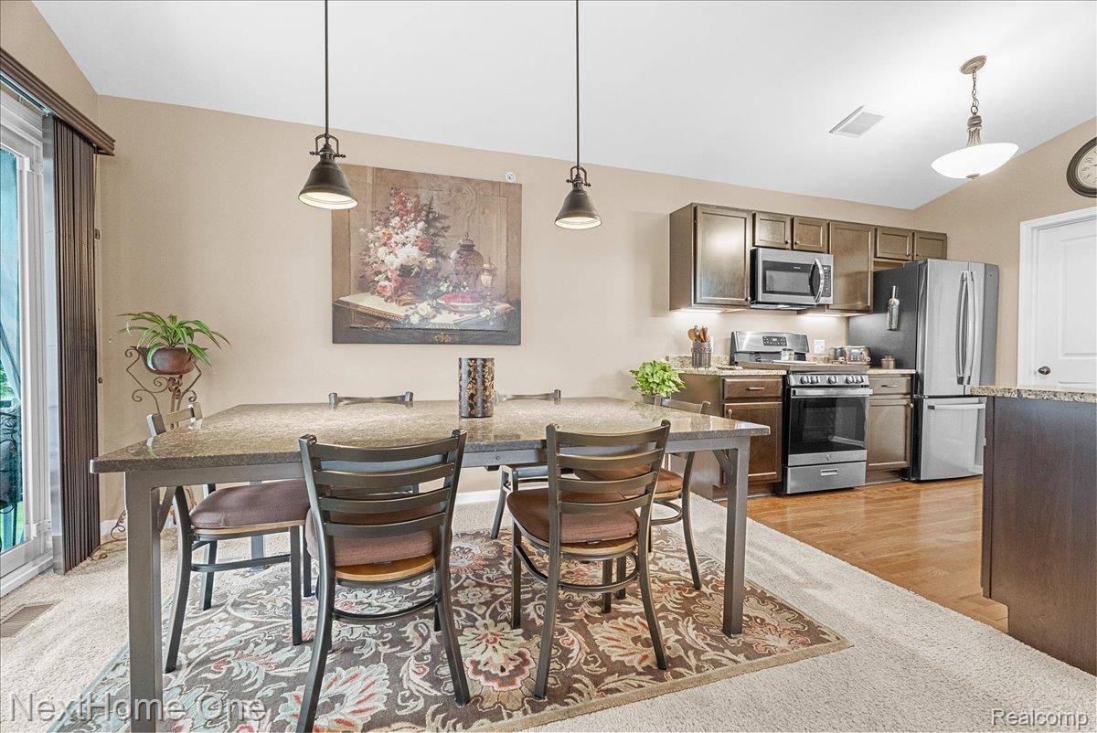 432 Maple Cove Circle, SalineCity_Washtenaw, MI 48176