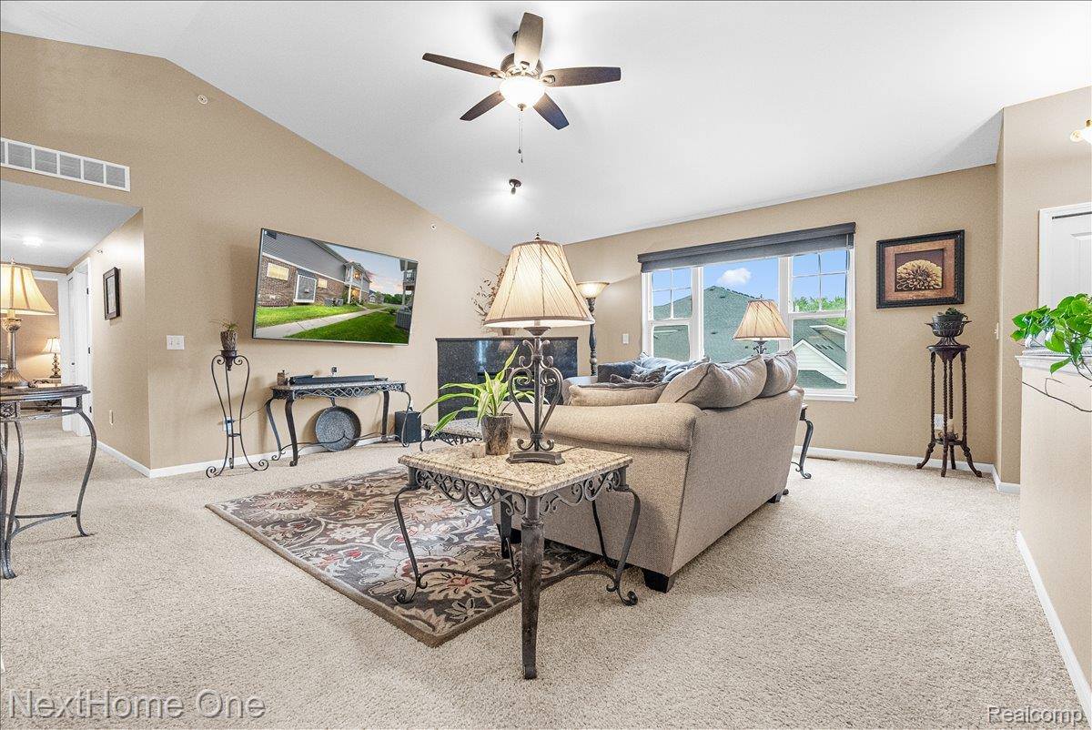 432 Maple Cove Circle, SalineCity_Washtenaw, MI 48176