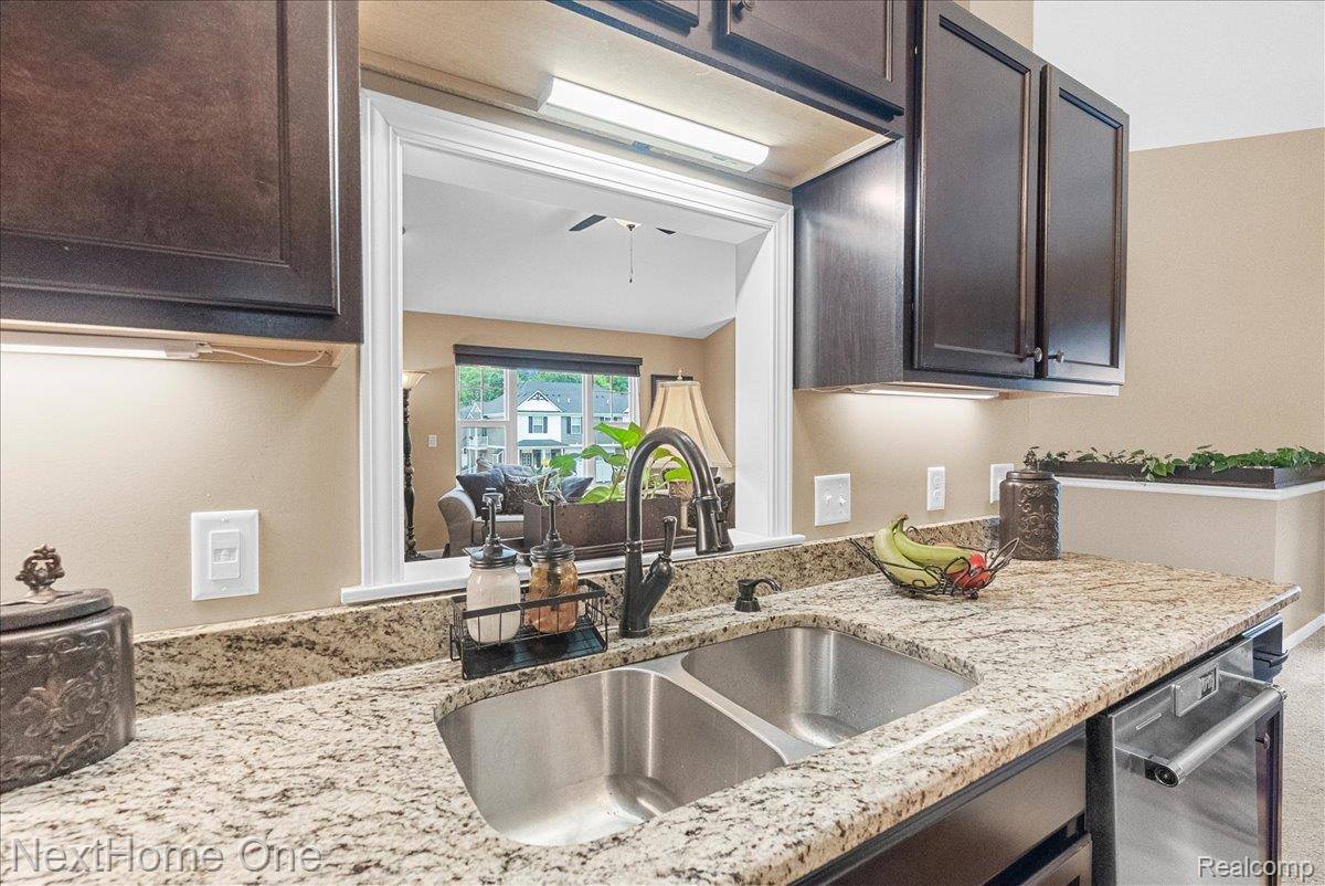 432 Maple Cove Circle, SalineCity_Washtenaw, MI 48176