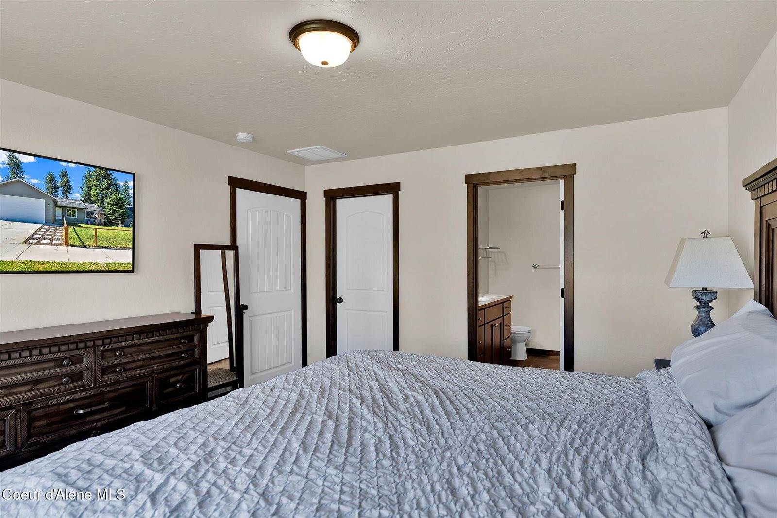 5802 West Joss Ln, Spirit Lake, ID 83869