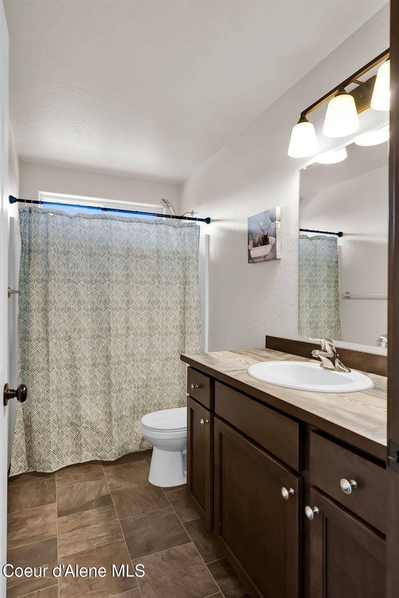 5802 West Joss Ln, Spirit Lake, ID 83869
