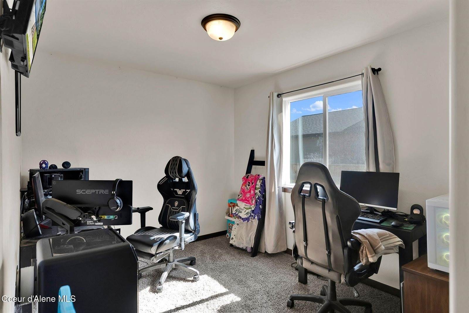 5802 West Joss Ln, Spirit Lake, ID 83869