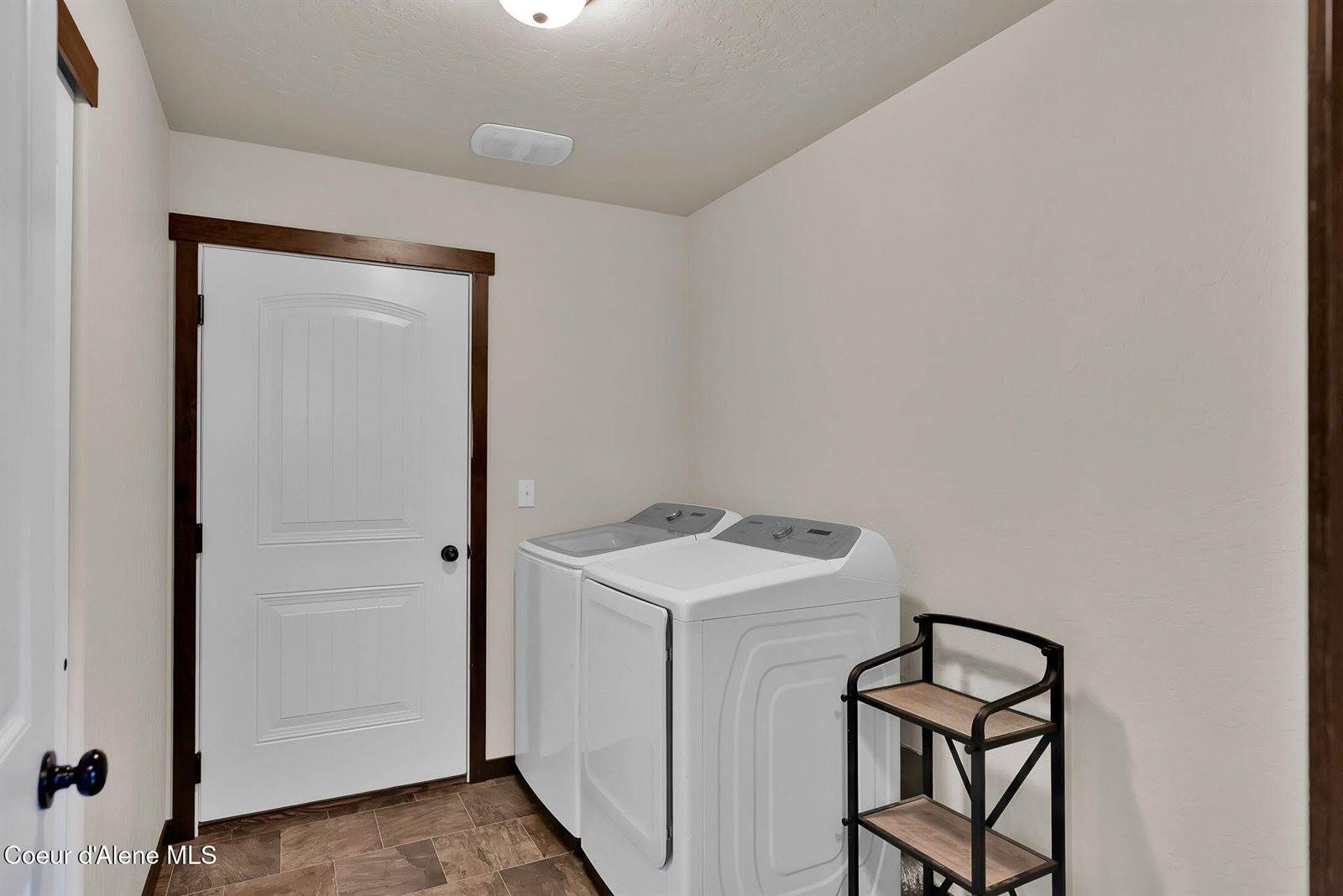 5802 West Joss Ln, Spirit Lake, ID 83869