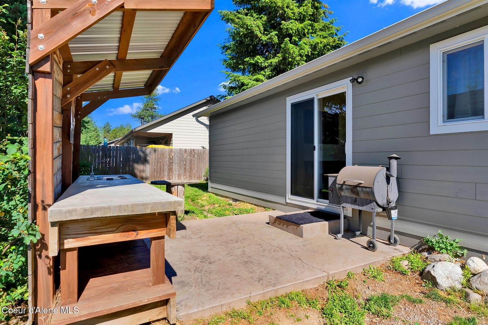 5802 West Joss Ln, Spirit Lake, ID 83869