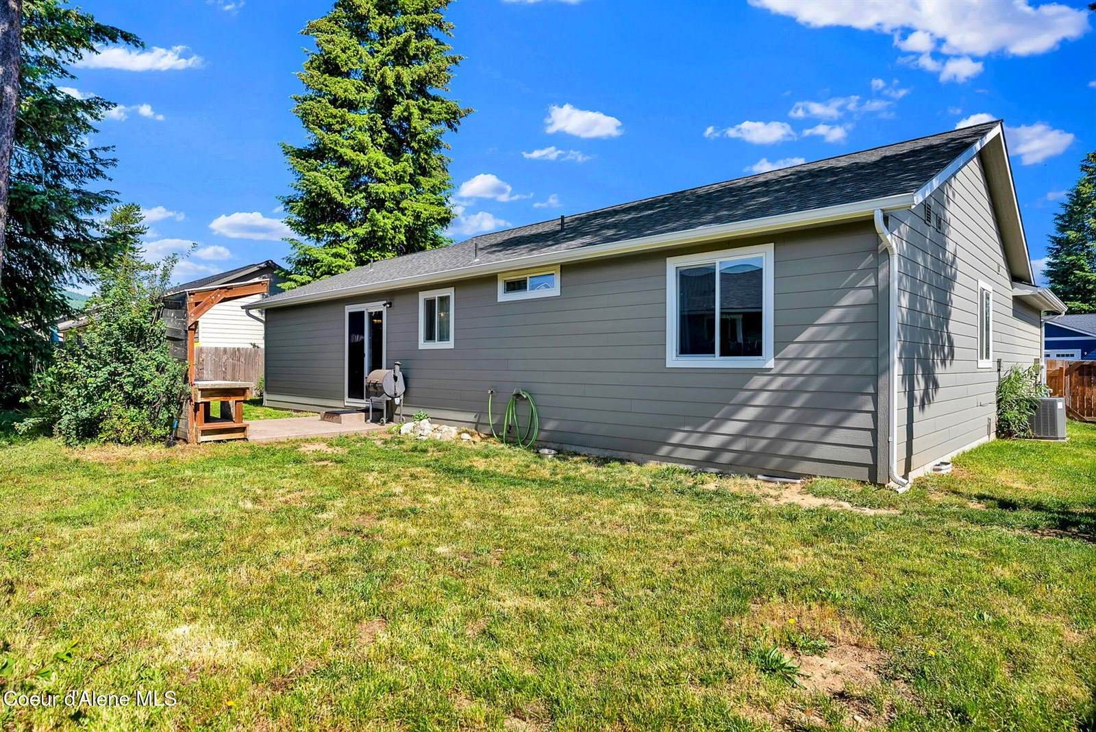 5802 West Joss Ln, Spirit Lake, ID 83869