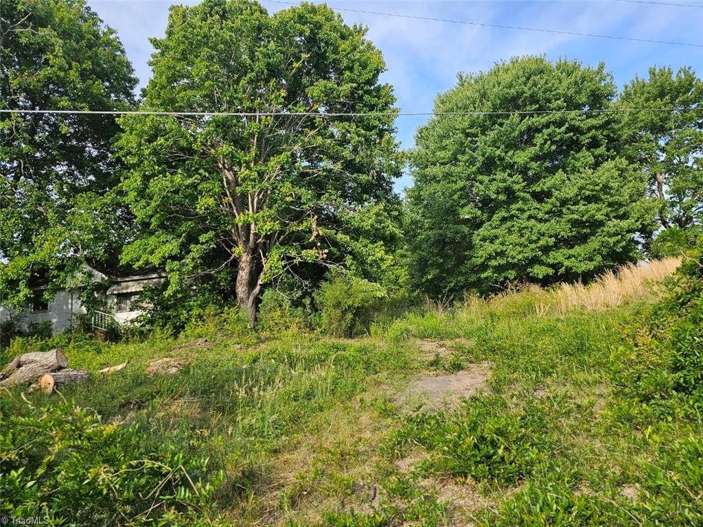 7291 Nc Highway 65, Belews Creek, NC 27009