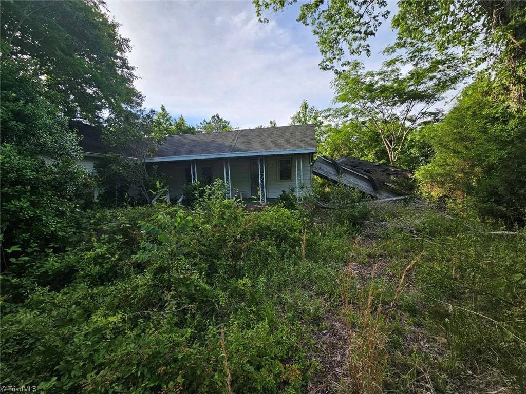 7291 Nc Highway 65, Belews Creek, NC 27009