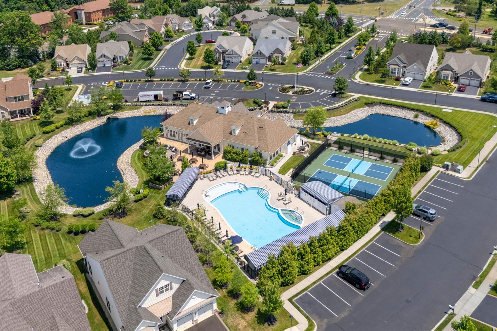 25 Northcrest Dr, Tinton Falls, NJ 07724