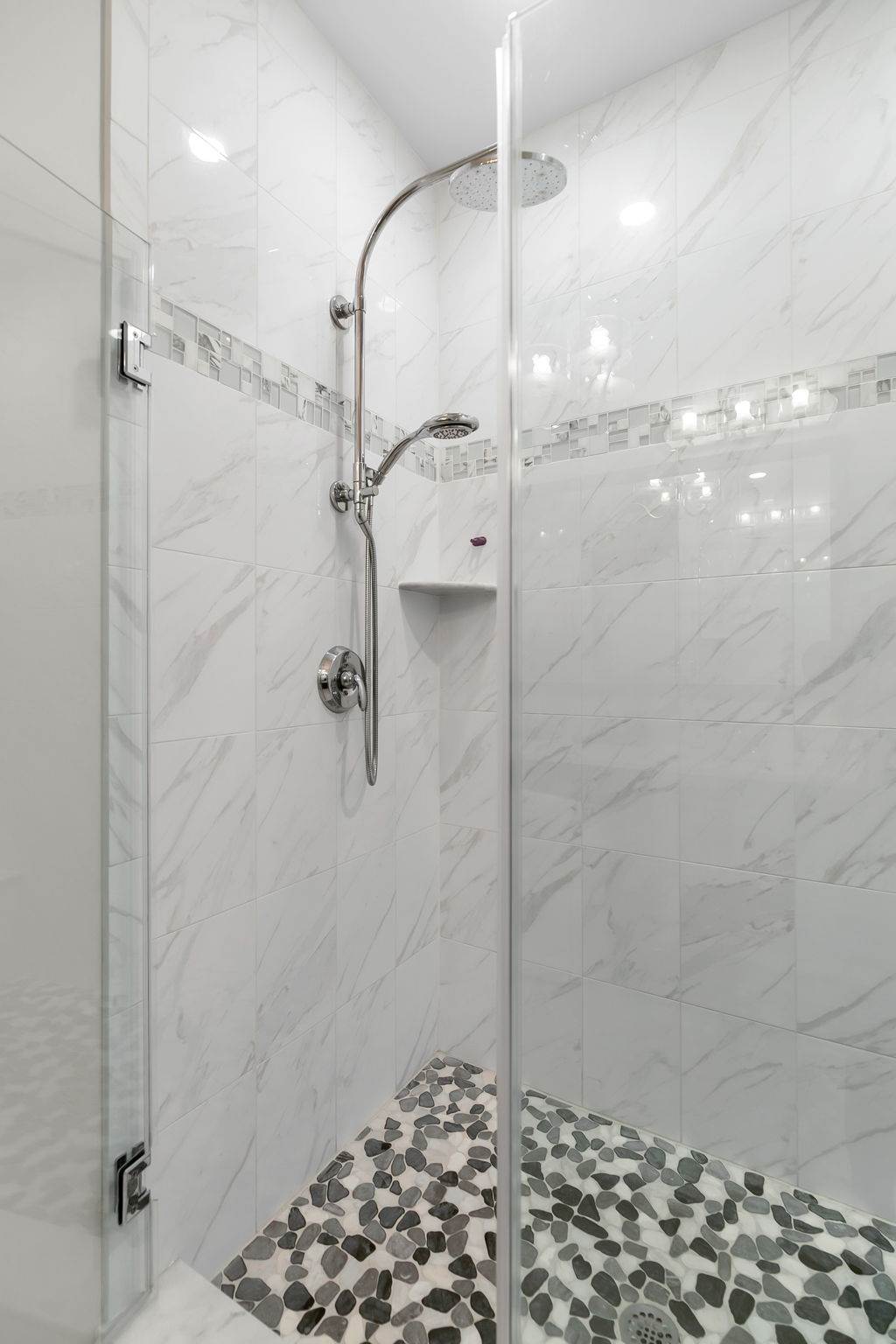 25 Northcrest Dr, Tinton Falls, NJ 07724