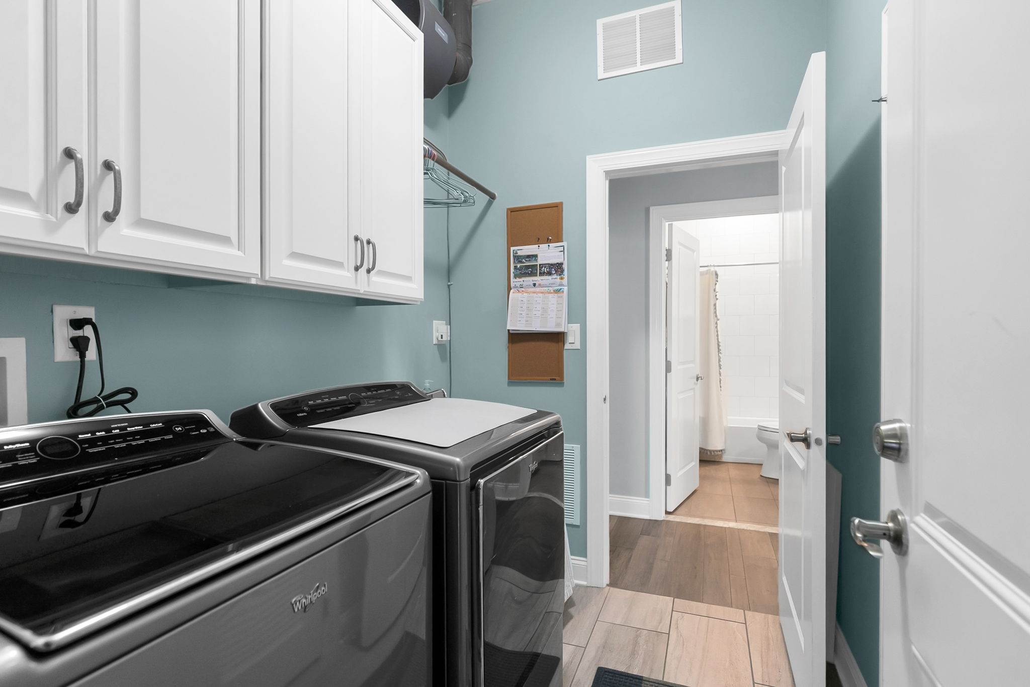 25 Northcrest Dr, Tinton Falls, NJ 07724