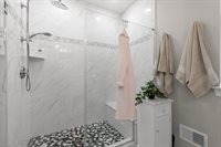 25 Northcrest Dr, Tinton Falls, NJ 07724