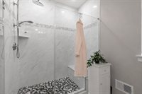 25 Northcrest Dr, Tinton Falls, NJ 07724
