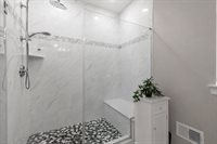 25 Northcrest Dr, Tinton Falls, NJ 07724