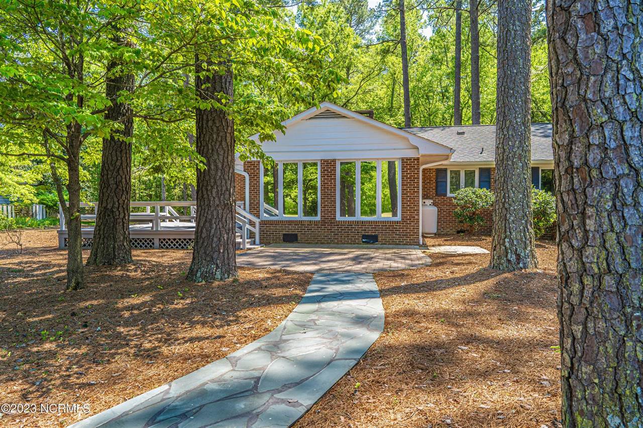 4 Fairway Lane, Whispering Pines, NC 28327