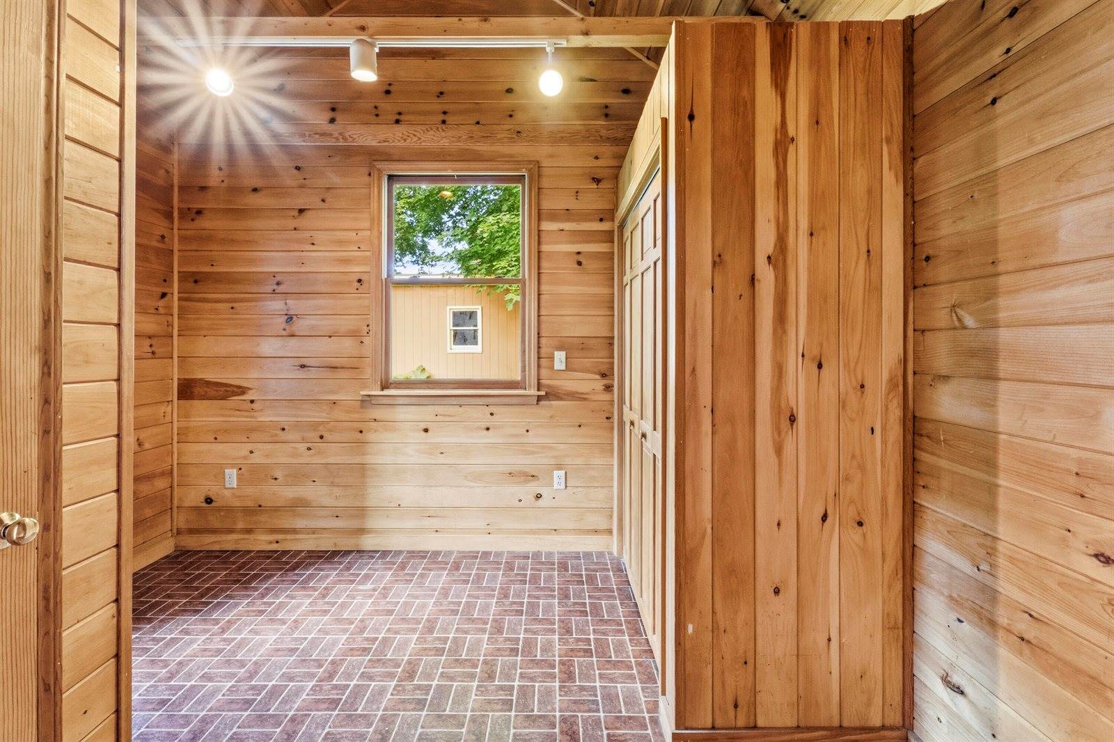 80 Pearl Street, Bangor, ME 04401