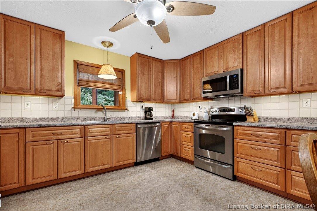 2460 North Highway 11 SE, Elizabeth, IN 47117