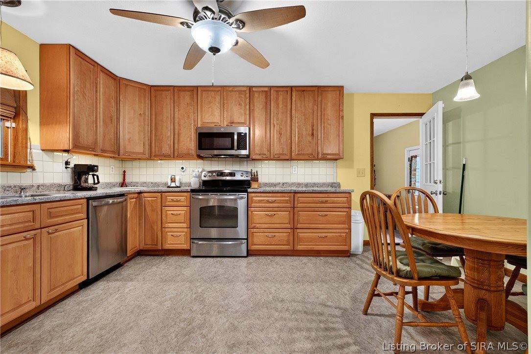 2460 North Highway 11 SE, Elizabeth, IN 47117