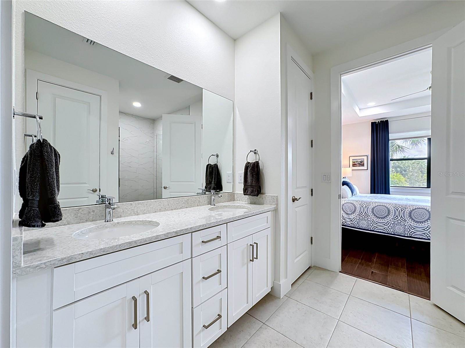 18604 Dayspring Place, Venice, FL 34293