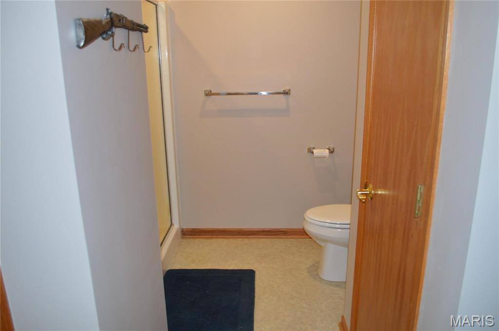 222 Scanland Farm Road, Montgomery City, MO 63361