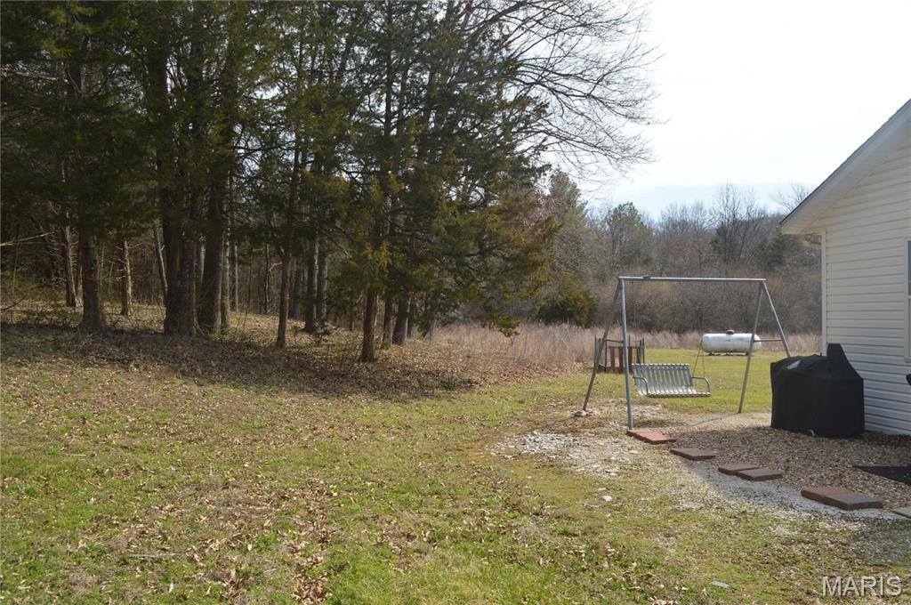 222 Scanland Farm Road, Montgomery City, MO 63361