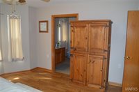 222 Scanland Farm Road, Montgomery City, MO 63361