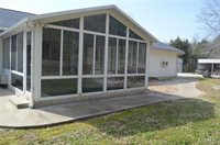 222 Scanland Farm Road, Montgomery City, MO 63361