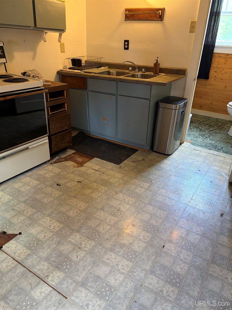 6365 COUNTY ROAD PB Road, Ishpeming, MI 49849