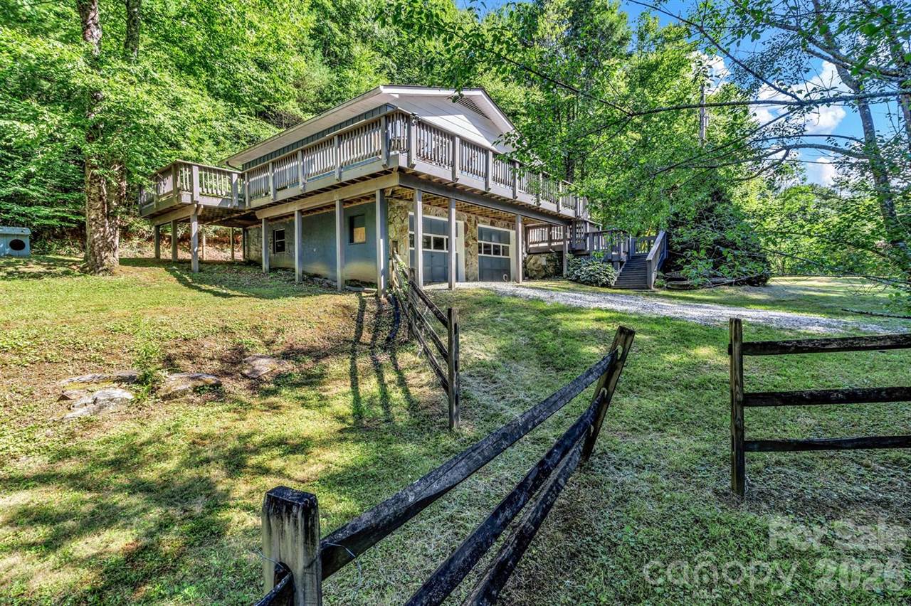 125 Hondah Boulevard, Brevard, NC 28712