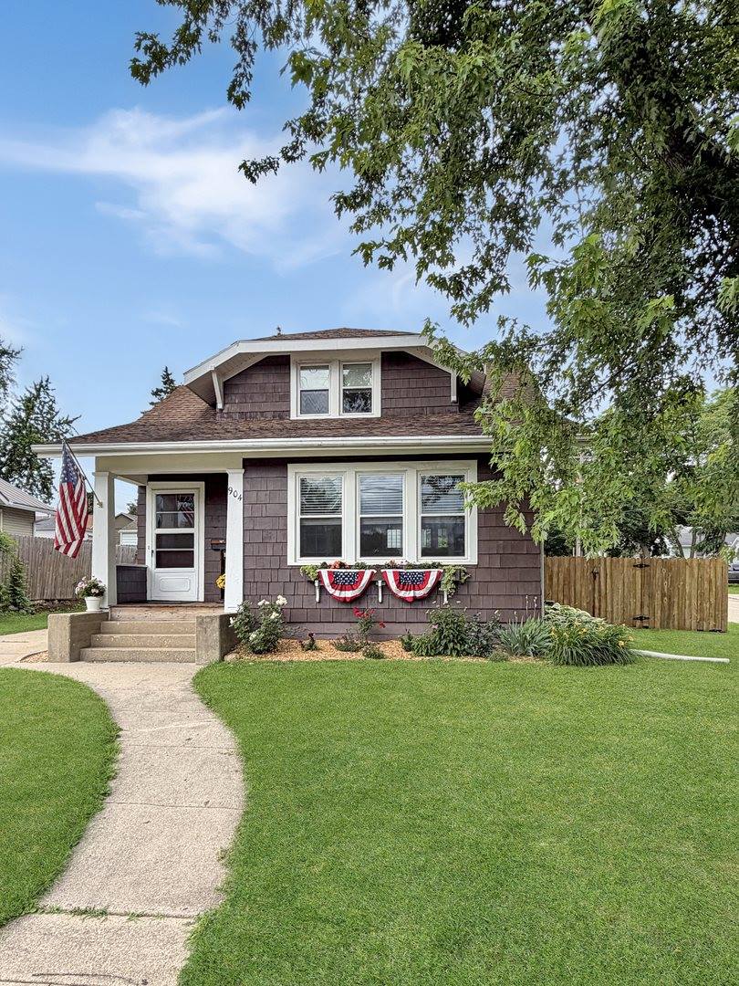 904 South Mckinley Avenue, Freeport, IL 61032