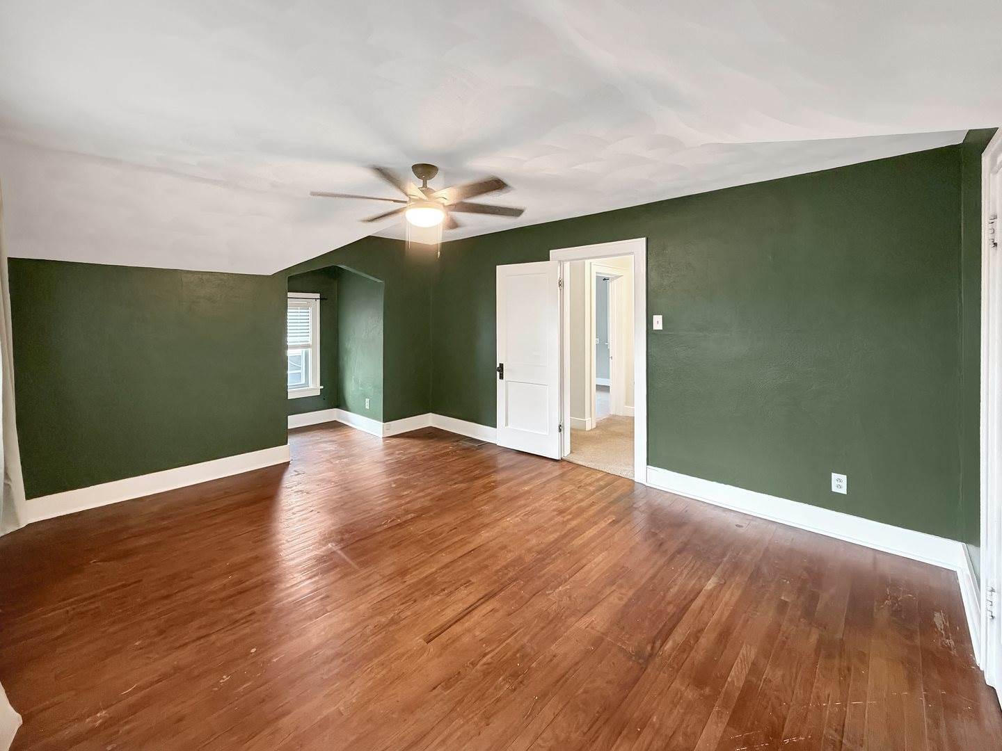 904 South Mckinley Avenue, Freeport, IL 61032