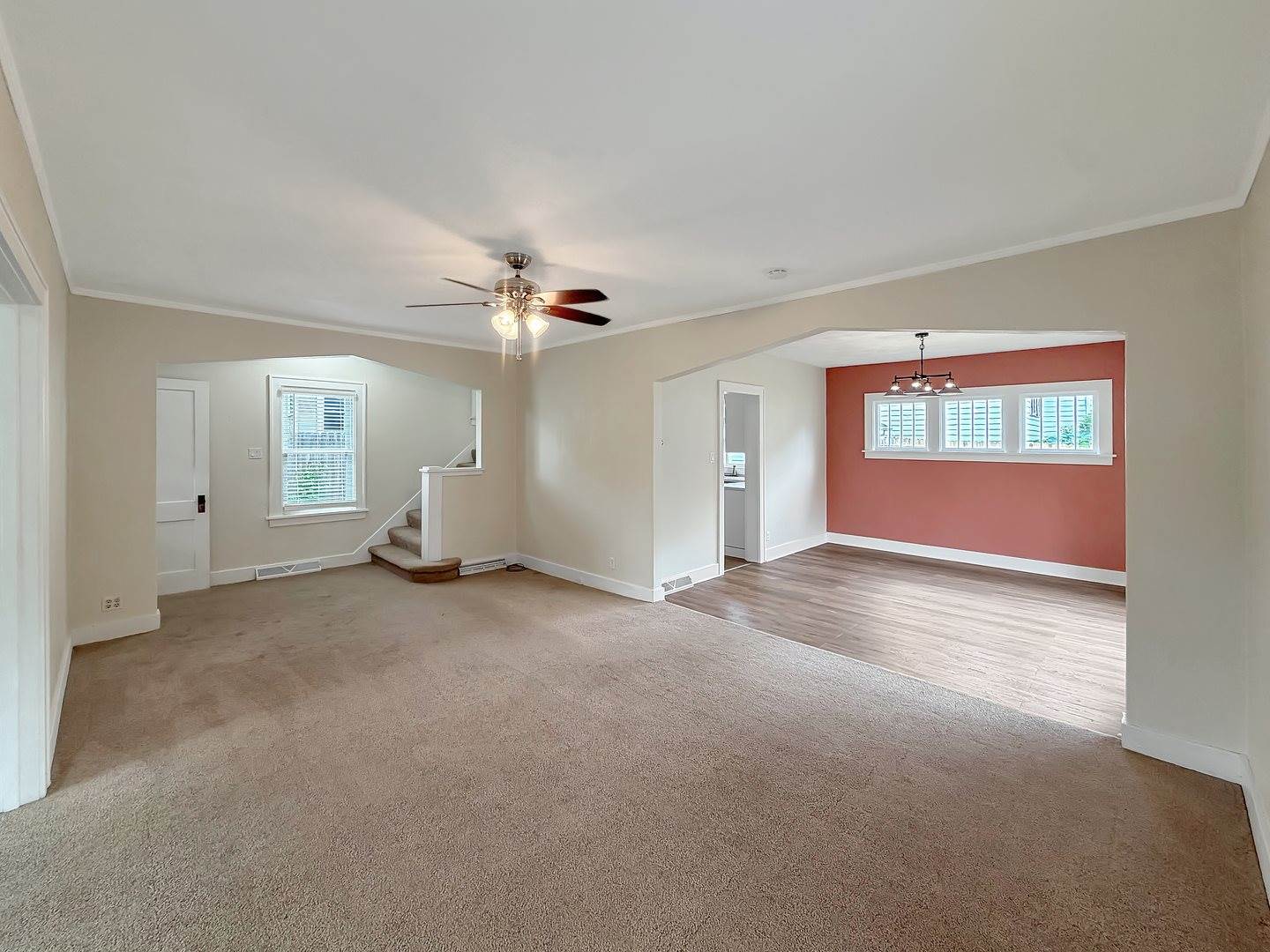 904 South Mckinley Avenue, Freeport, IL 61032