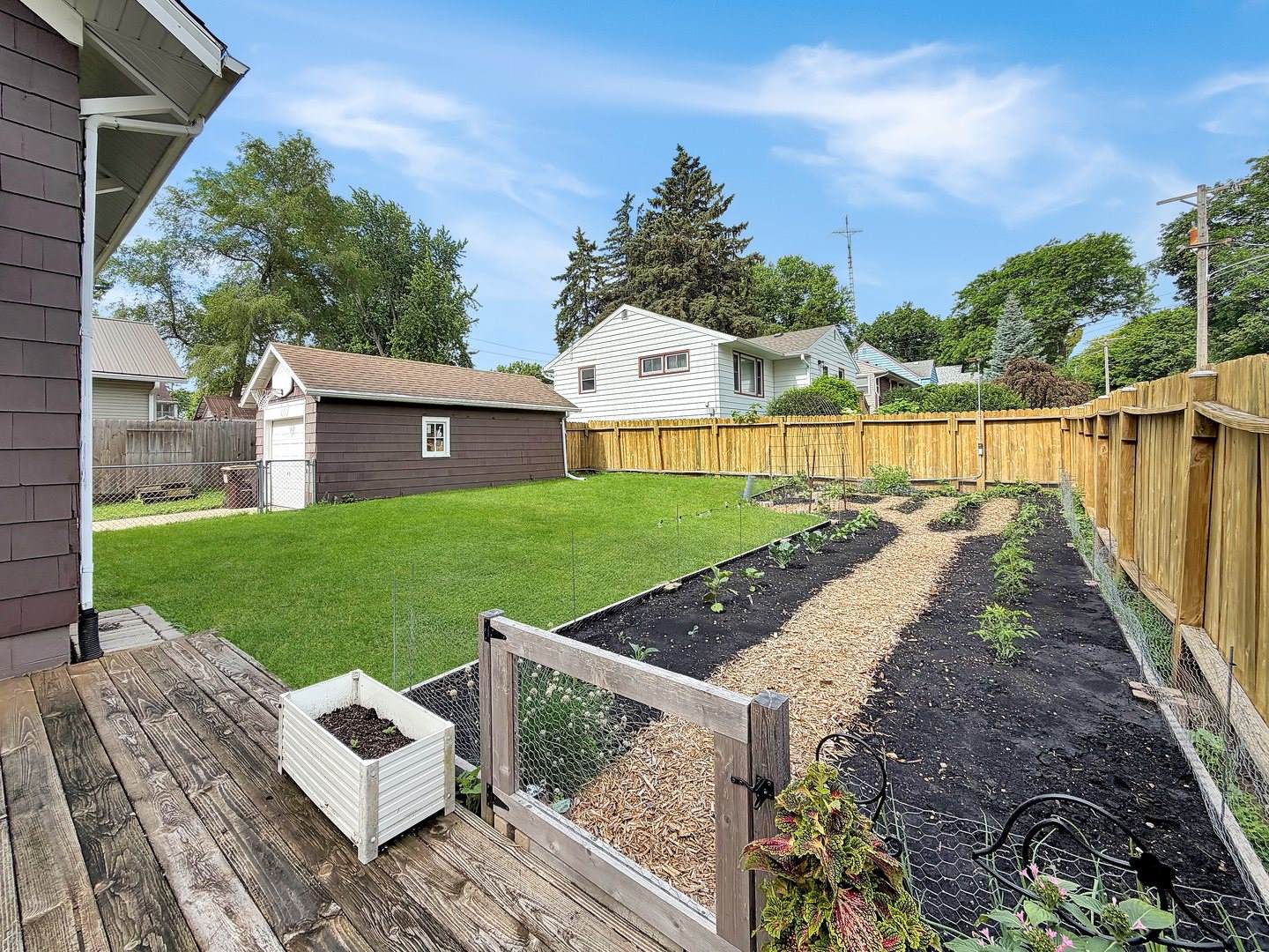 904 South Mckinley Avenue, Freeport, IL 61032