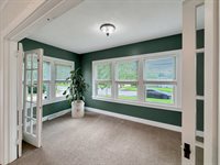 904 South Mckinley Avenue, Freeport, IL 61032