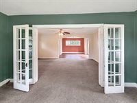 904 South Mckinley Avenue, Freeport, IL 61032