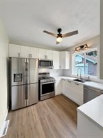 904 South Mckinley Avenue, Freeport, IL 61032